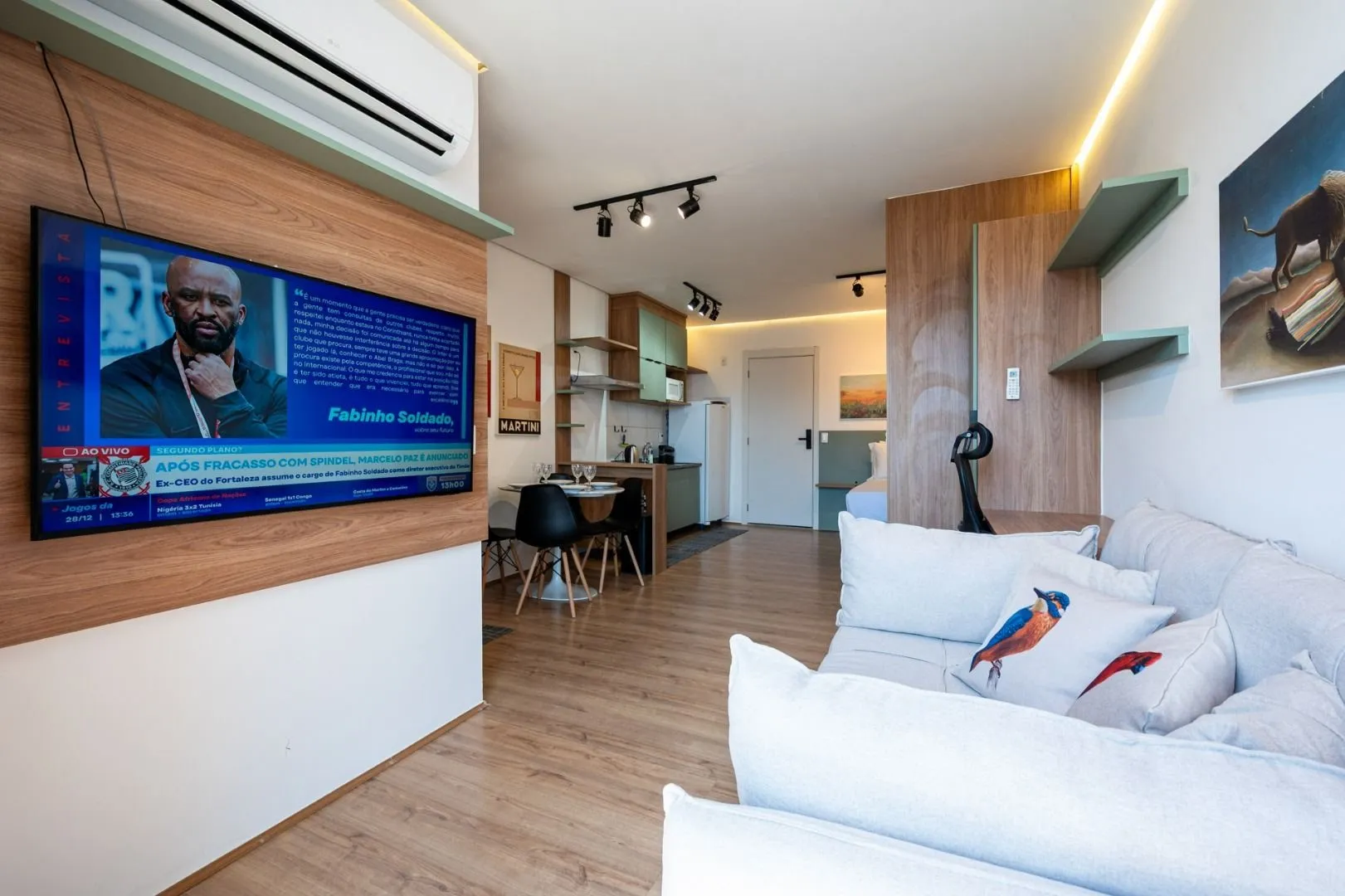 Furnished 30 m² apartment with glass balcony — photo 17