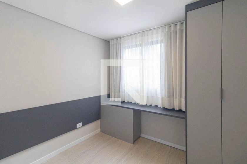2-bedroom apartment in a building with a gym — photo 8