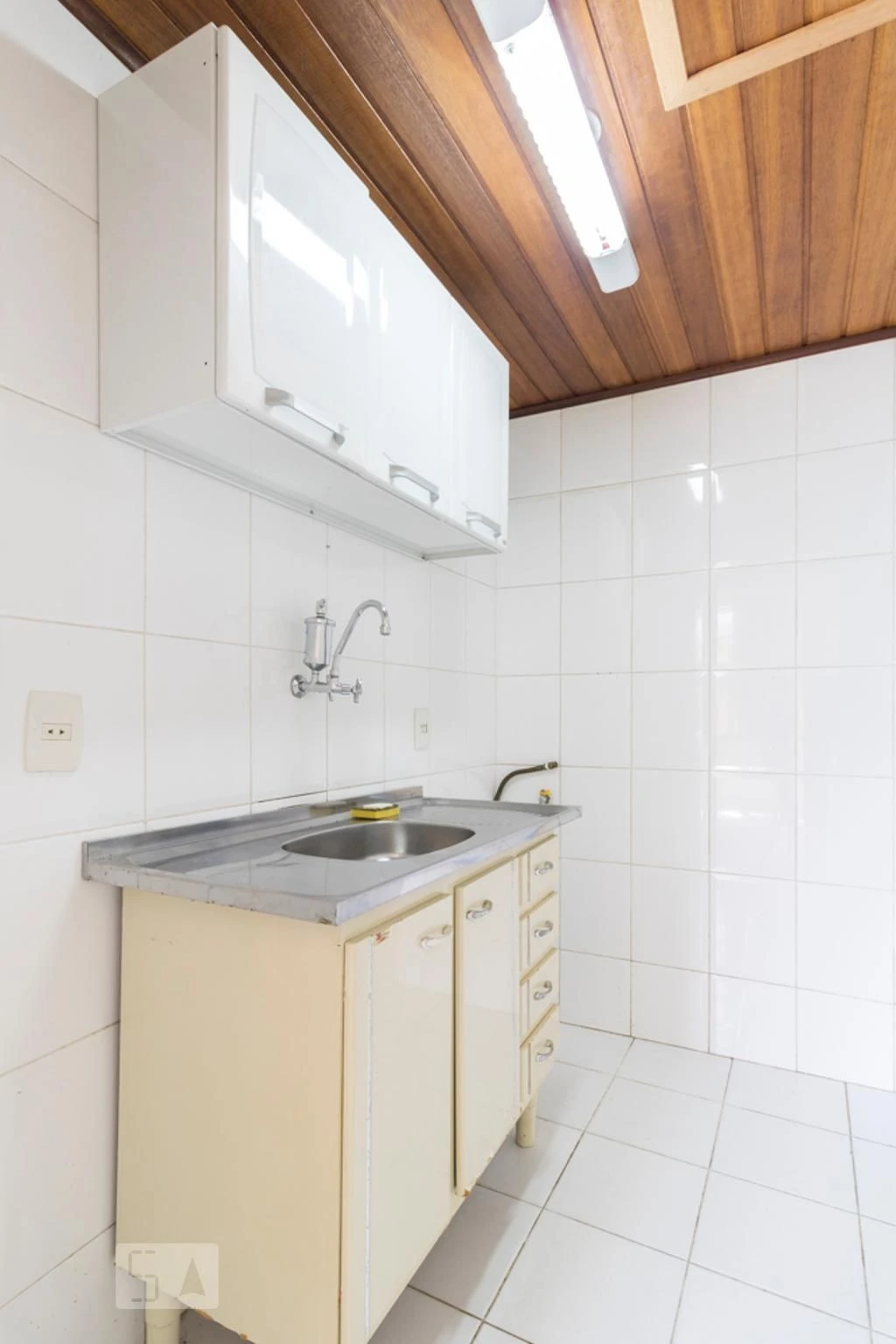 Unfurnished studio with 1 bedroom and 1 bathroom — photo 8