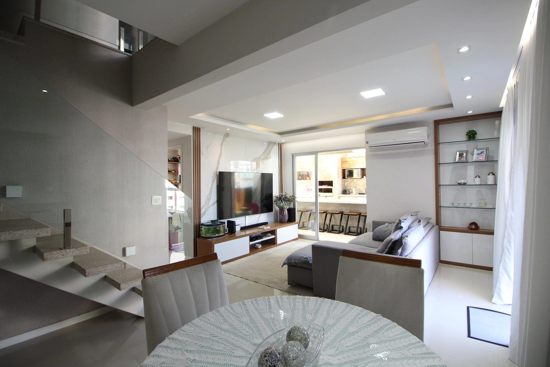 Rental apartment with 4 bedrooms and 4 bathrooms — photo 24