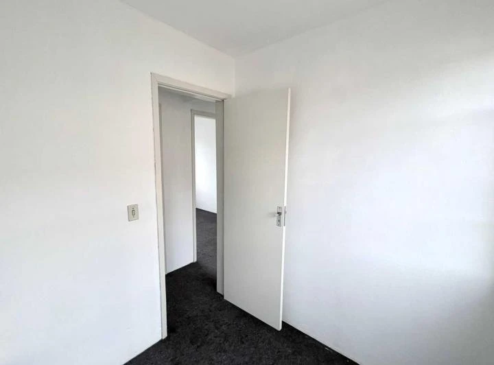 3-bedroom apartment on 2nd floor with no parking — photo 8