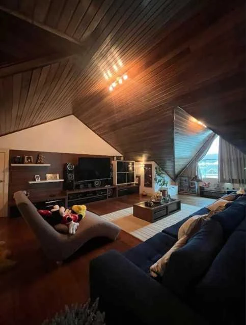 Condo house with 6 bedrooms and 1000 m² — photo 12
