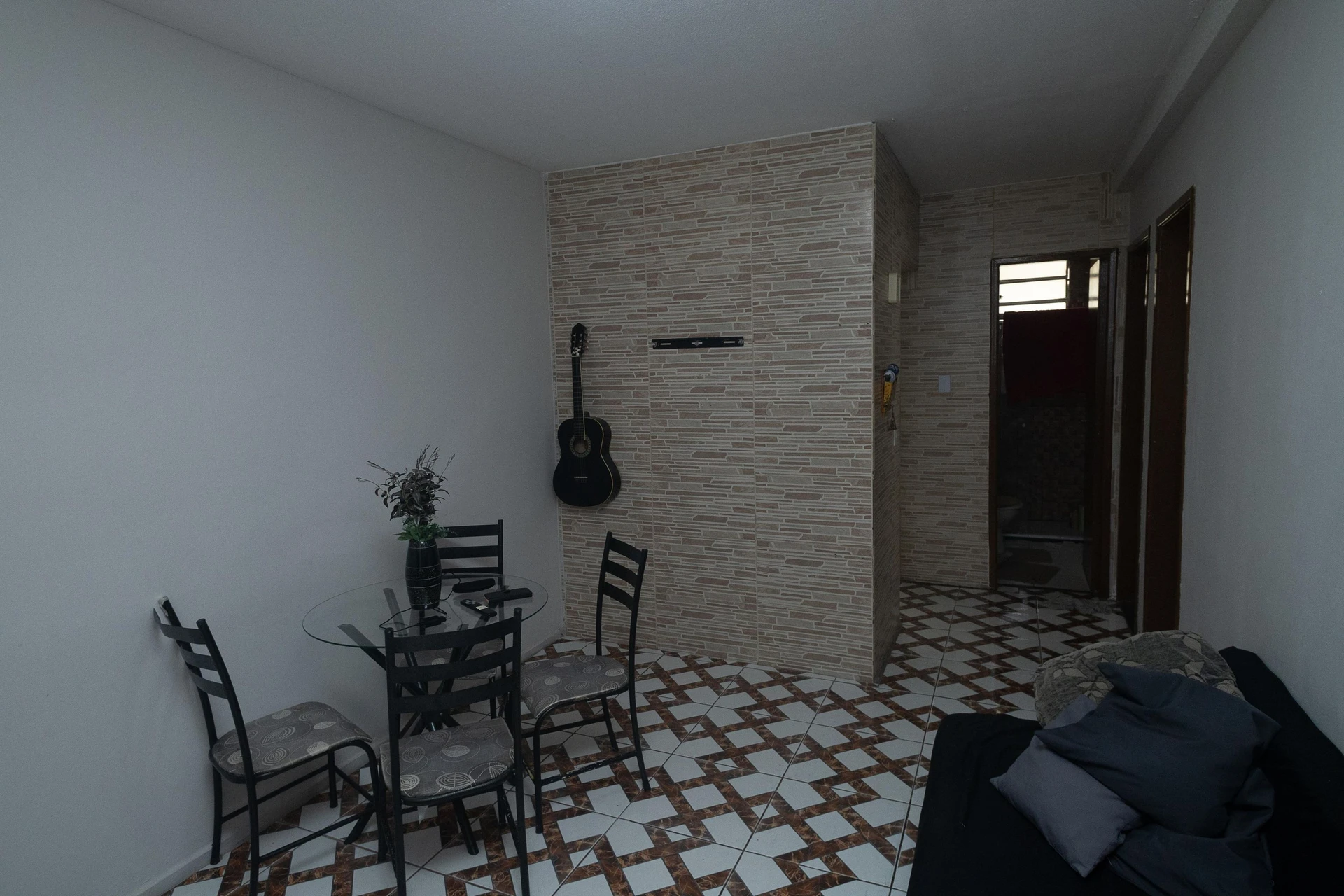 Rental apartment with 2 bedrooms and a private garden — photo 5