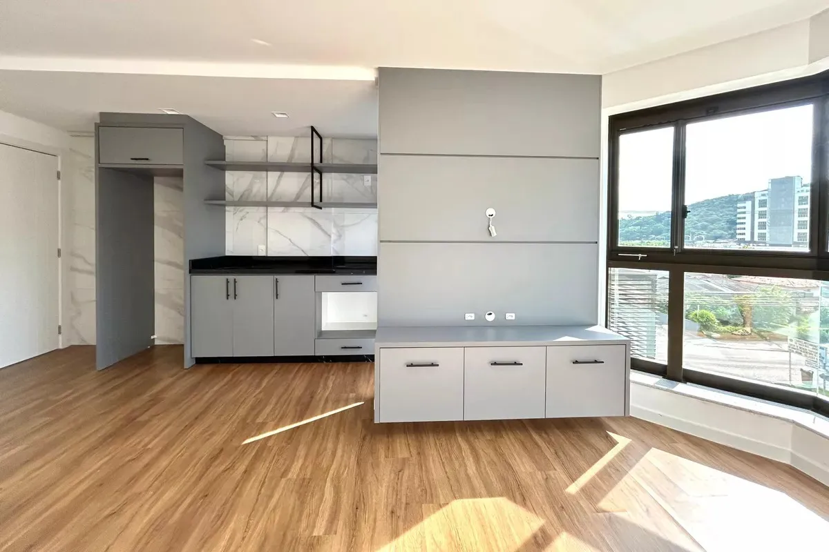 2-bedroom apartment with integrated kitchen and balcony — photo 4