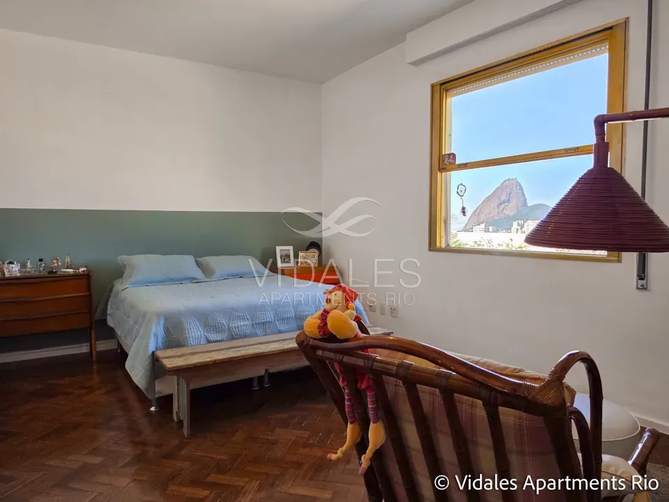 Furnished 715 m² apartment with 4 en-suite bedrooms — photo 40