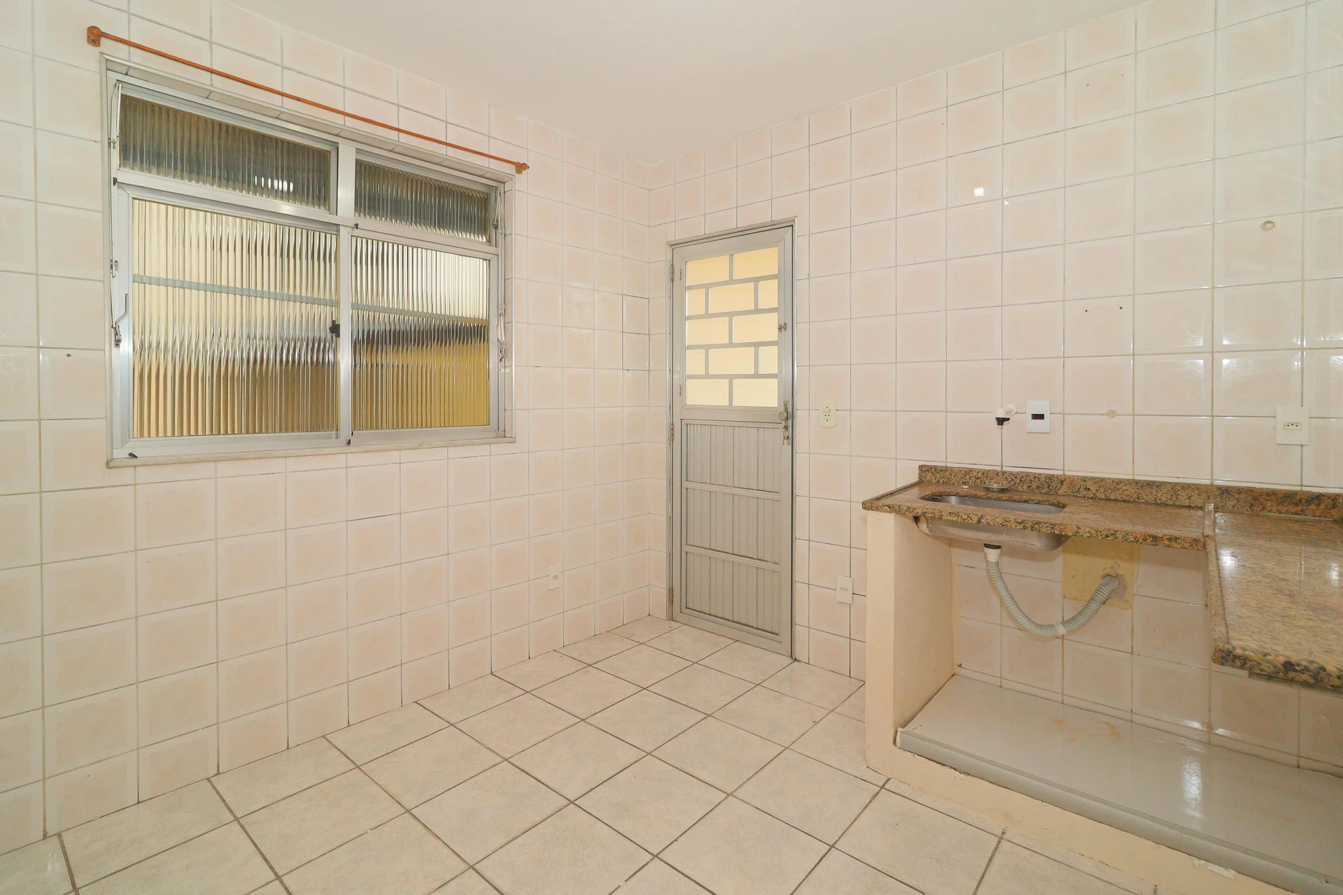 Rental apartment with 2 bedrooms and 2 bathrooms — photo 45