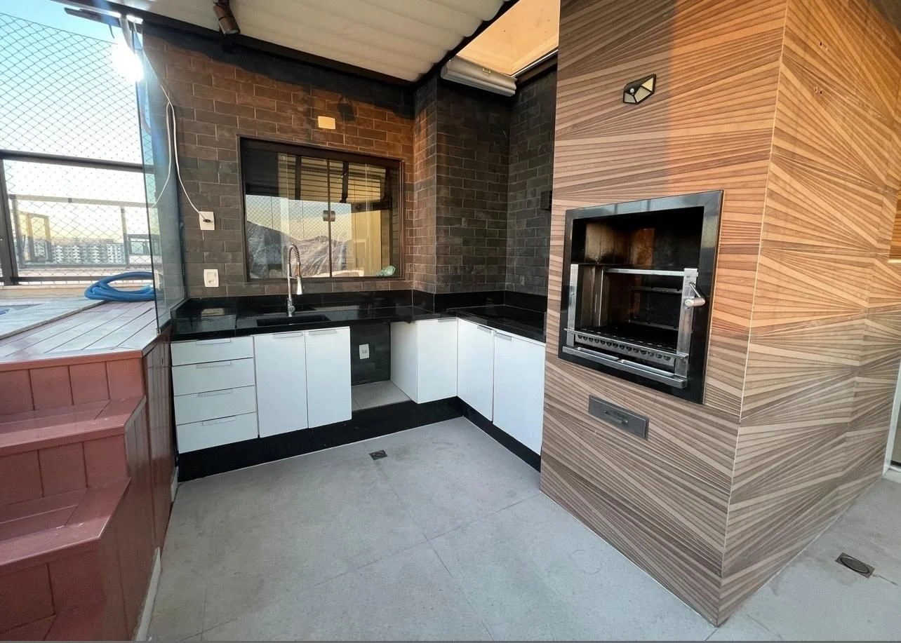 Floor-to-ceiling windows in a 3-bedroom apartment, 140 m² — photo 7