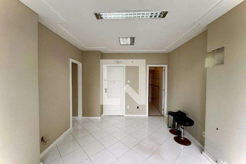 Apartamento de 2 quartos com cozinha separada — photo 27