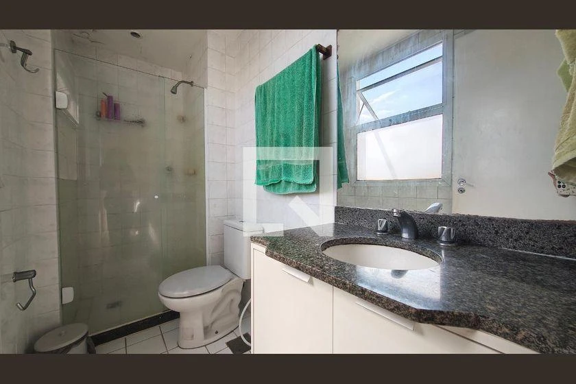 3-bedroom apartment in a building with a gym — photo 30