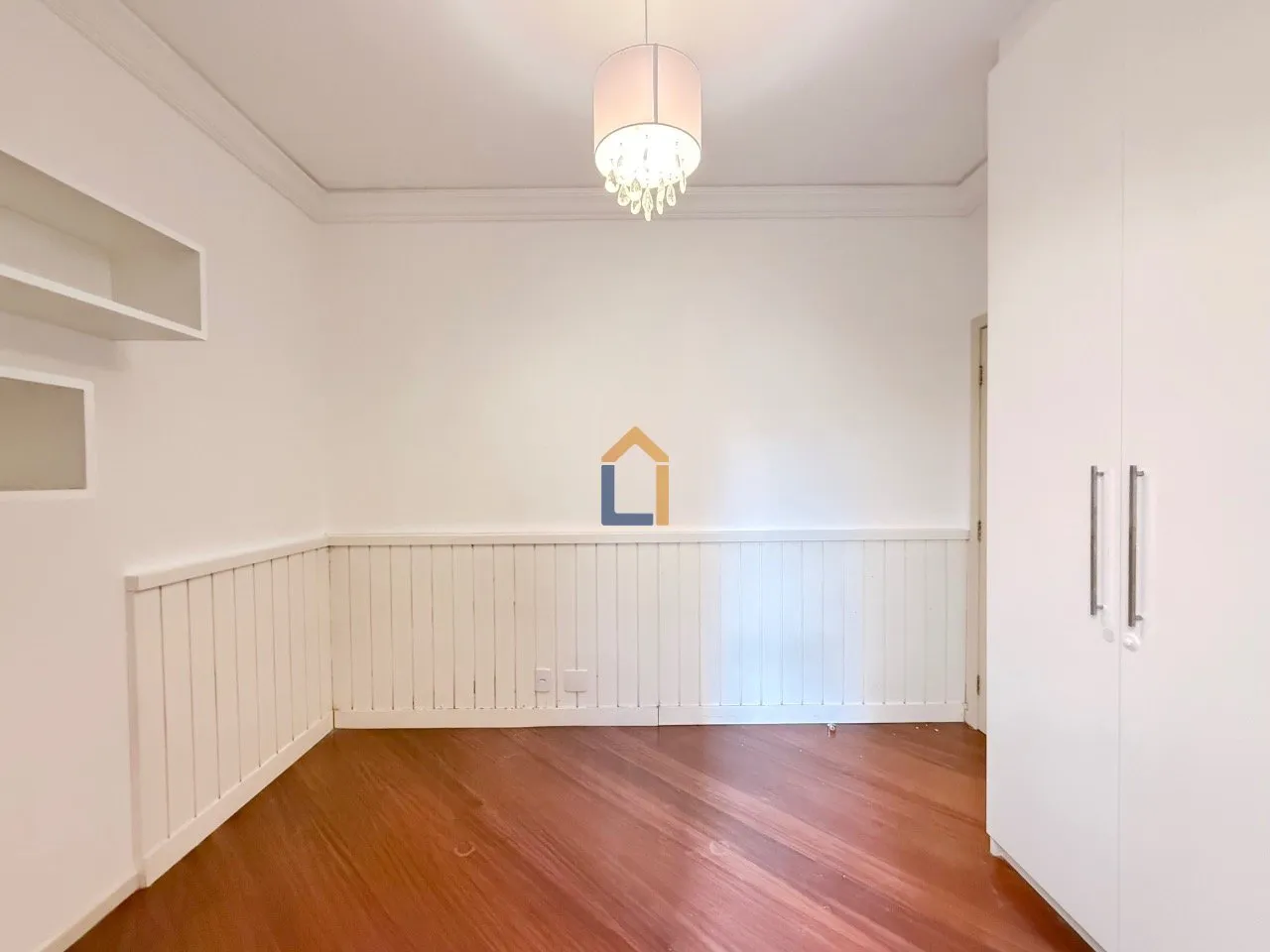3-bedroom apartment with a washing machine in Curitiba — photo 57
