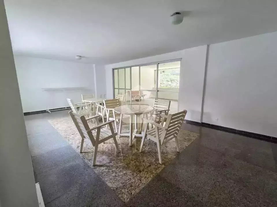 Furnished duplex penthouse with 4 bedrooms and 264 m² — photo 17