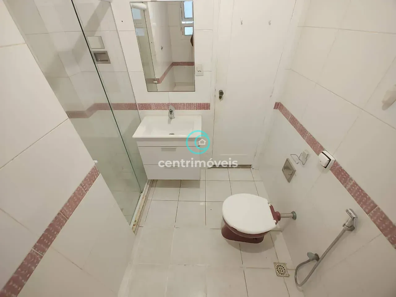 2-bedroom apartment with a mountain view in Rio de Janeiro — photo 17