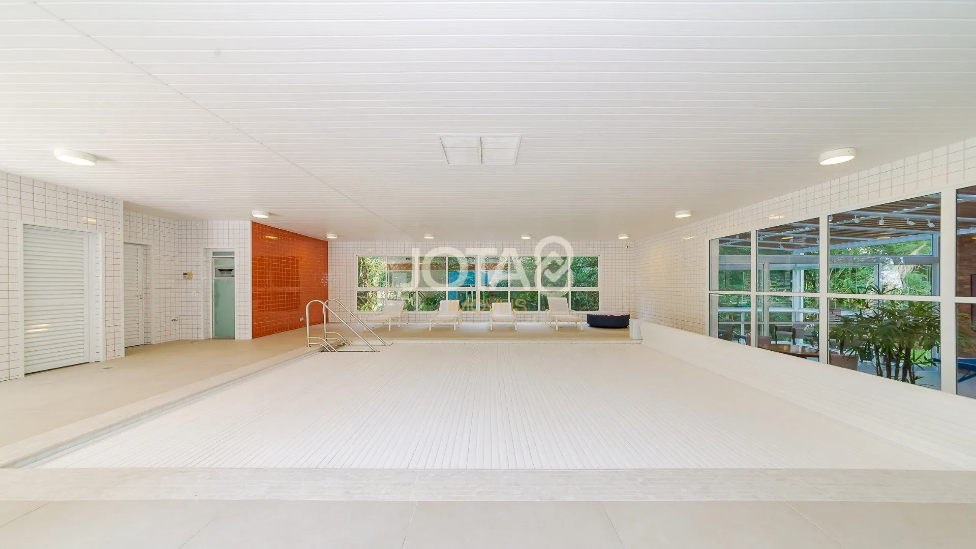 3 en-suite bedroom apartment with balcony and 267 m² — photo 29