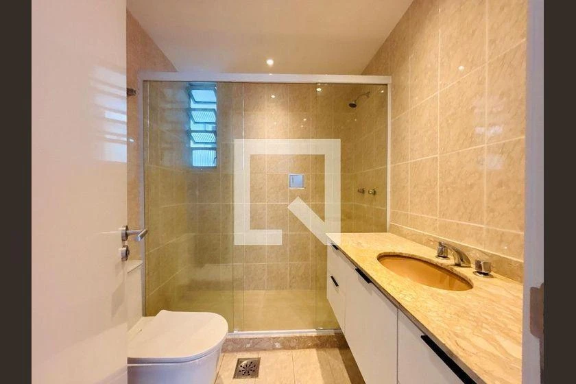Walk-in closet in a 3-bedroom apartment, 83 m² — photo 7
