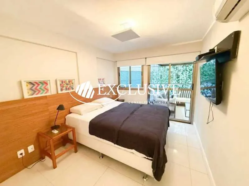 Furnished apartment, 96 m², with floor-to-ceiling windows — photo 3