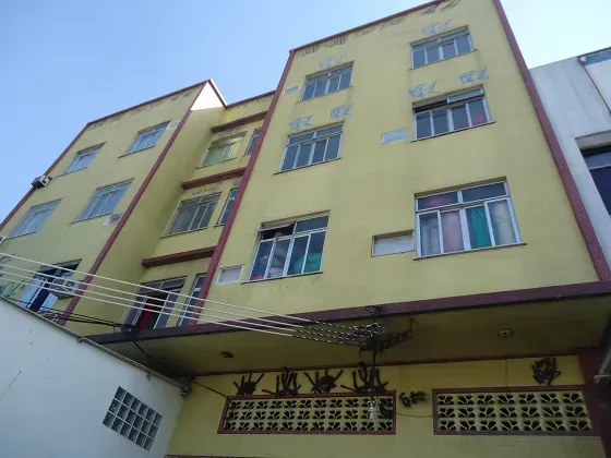 Apartamento de 2 quartos com piso de madeira ou laminado — photo 10