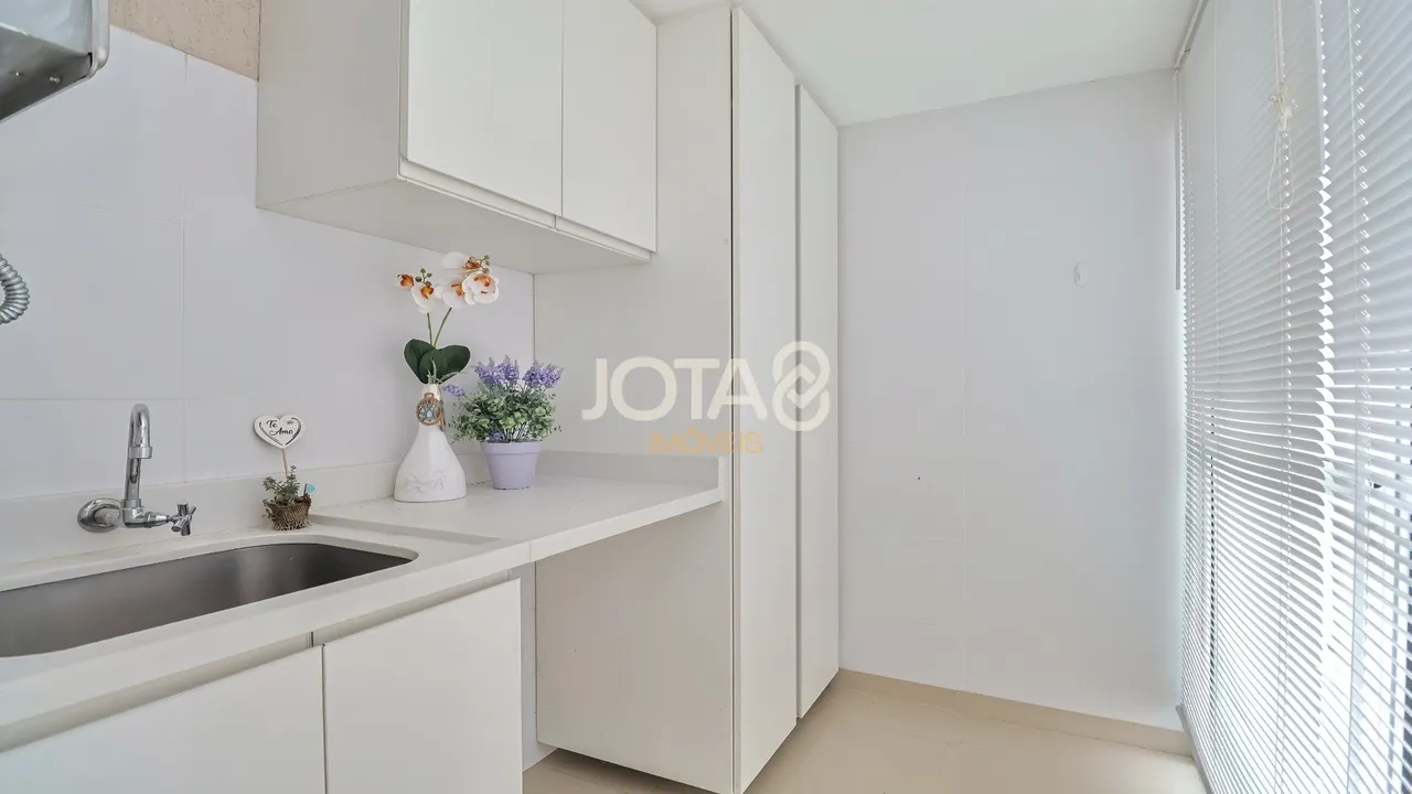 House with 3 bedrooms and an open-plan kitchen — photo 13
