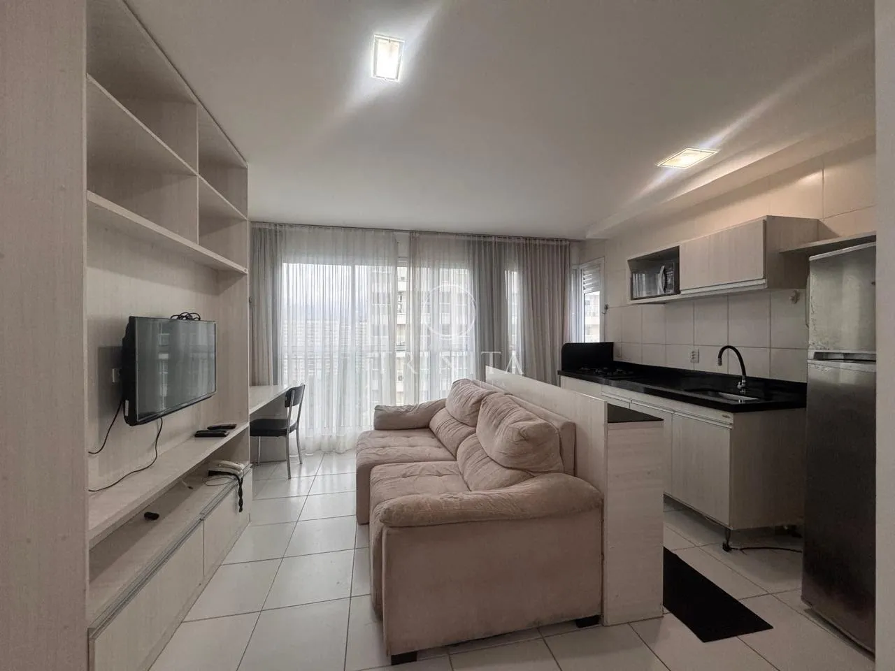 Furnished 80 m² apartment with 2 en-suite bedrooms