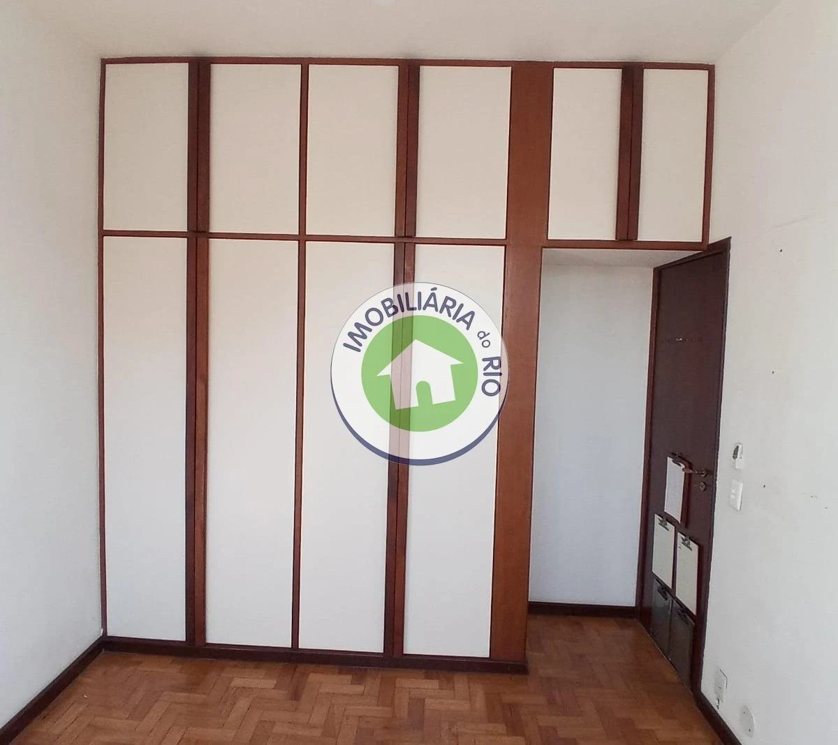 3-bedroom, 2-bath apartment with no parking space — photo 21