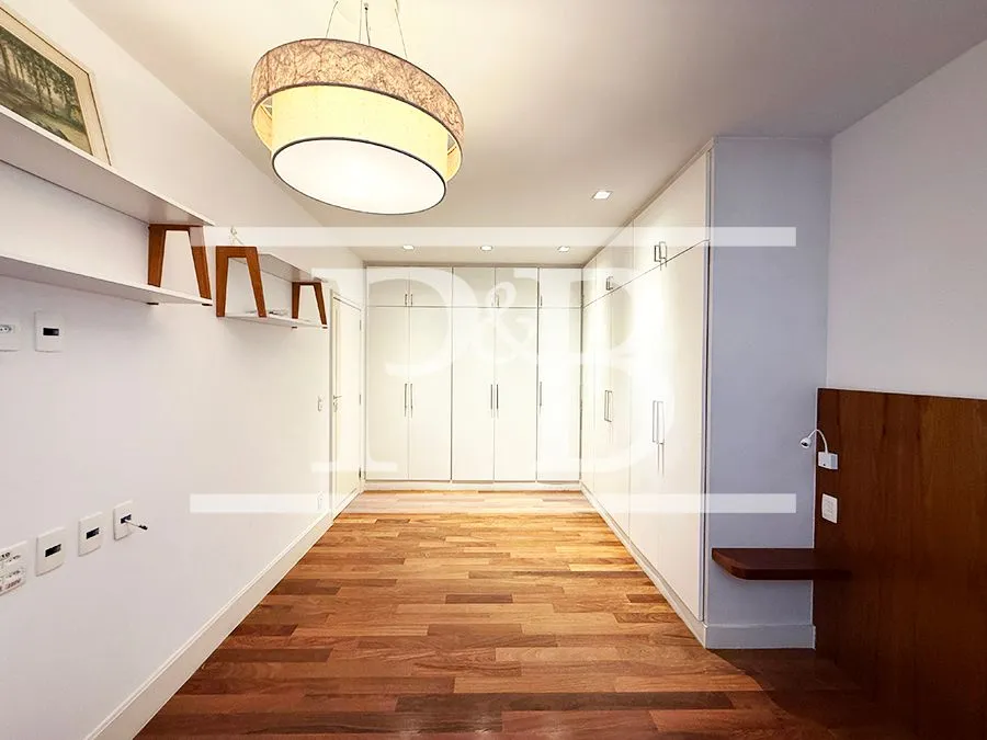 3-bedroom apartment with 261 m² and 2 bathrooms — photo 12