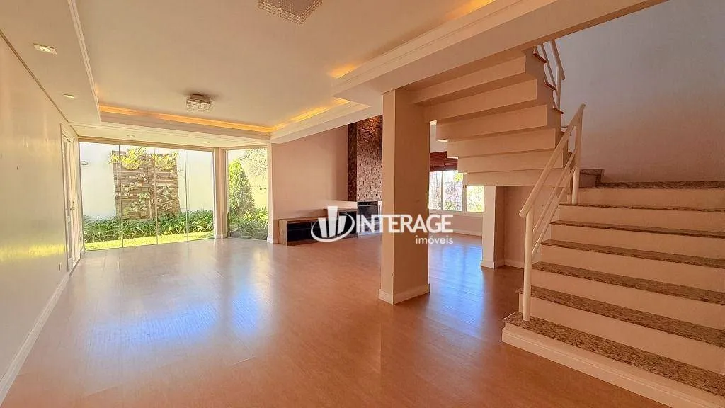 Condo house with private garden and laundry area — photo 28
