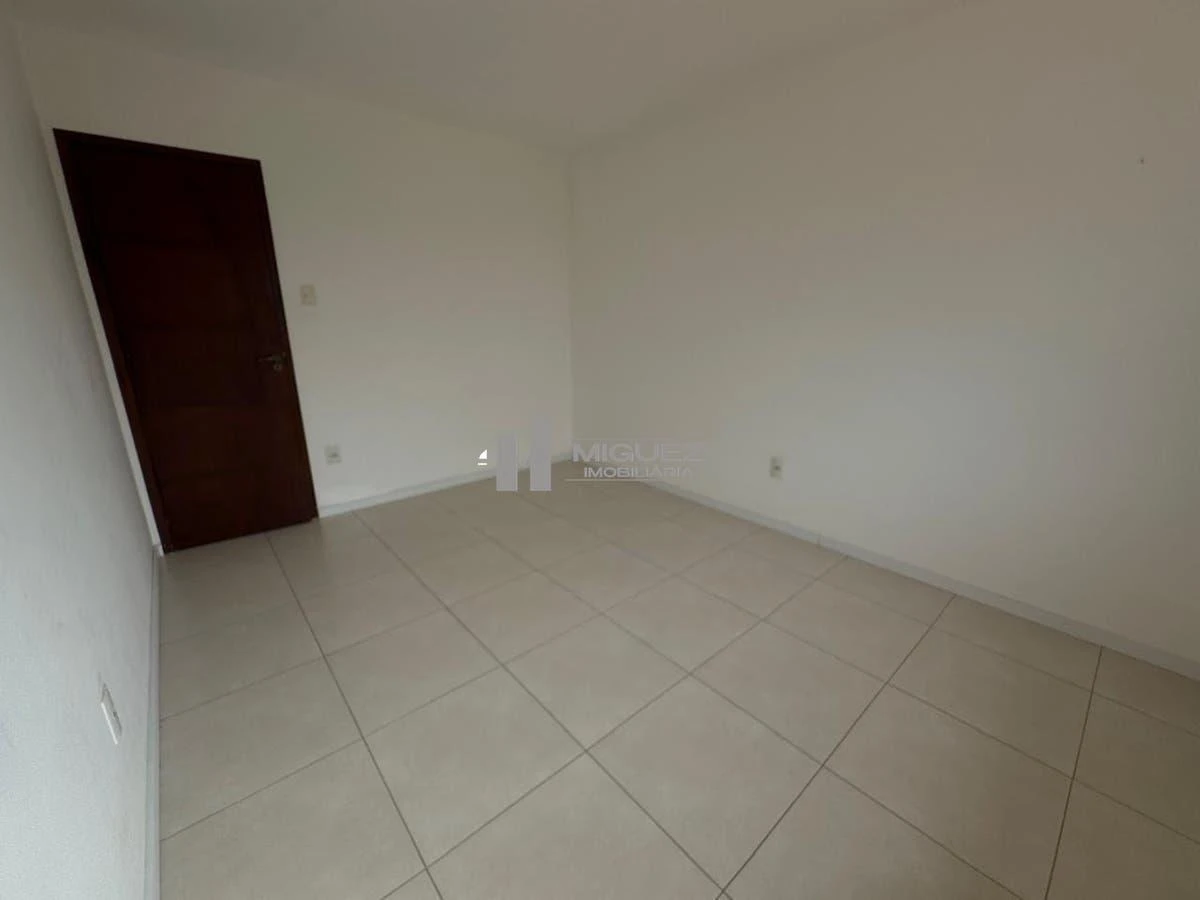 Water view in a 4-bedroom house, 340 m² — photo 31