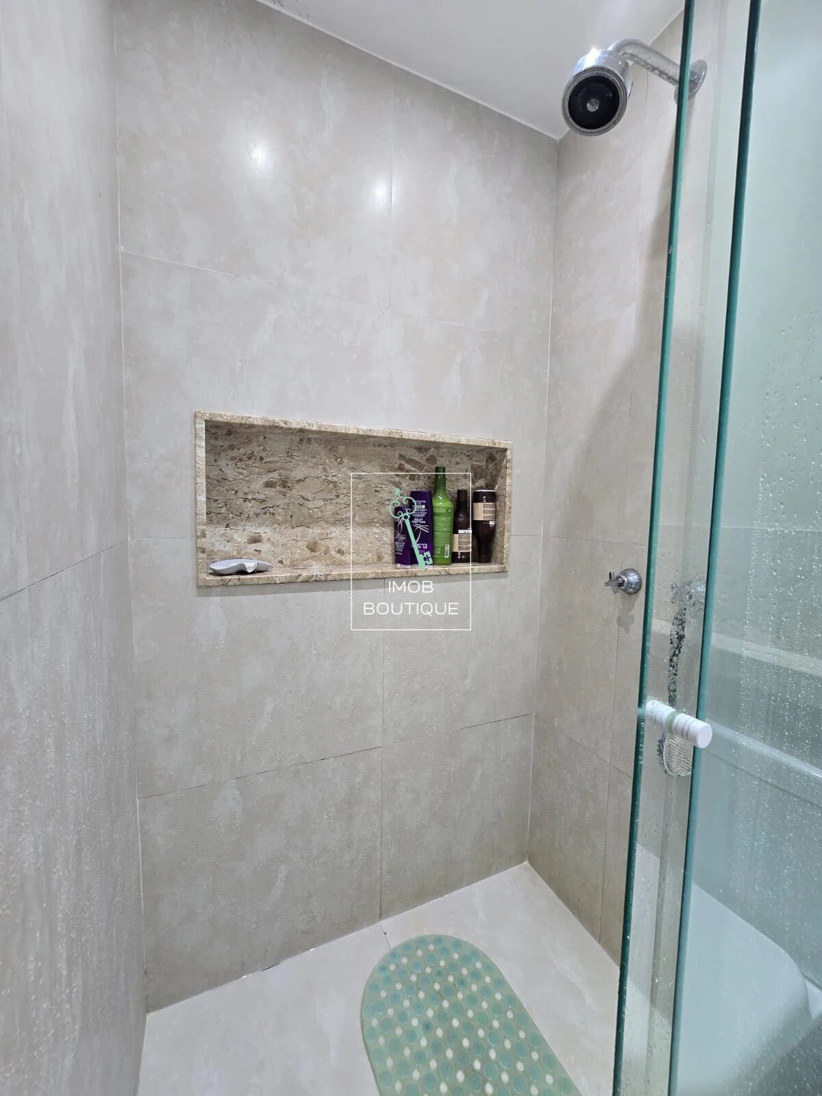 Furnished apartment, 88 m², with a glass-enclosed balcony — photo 10
