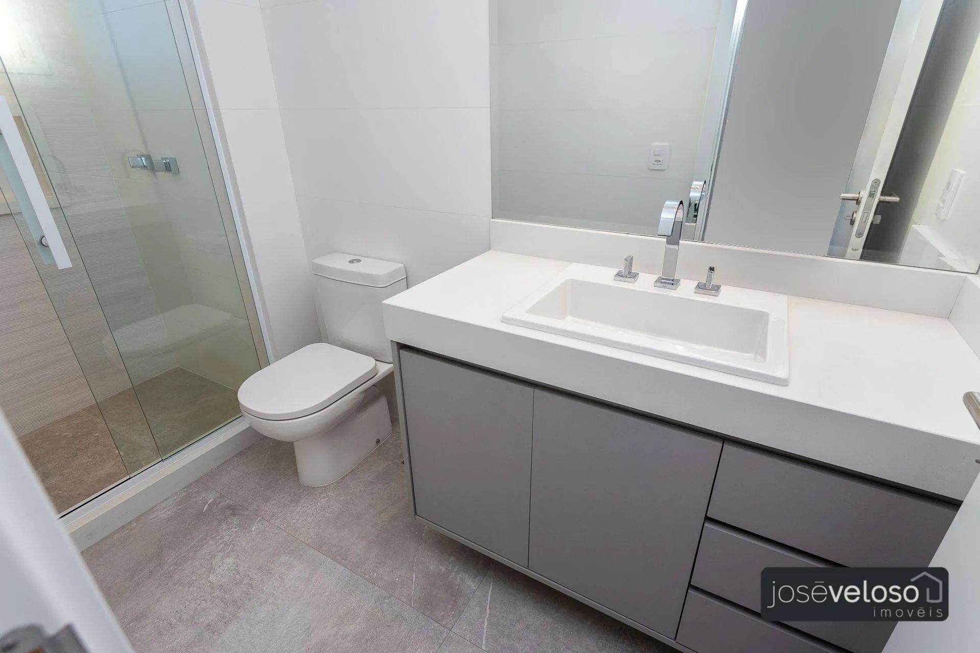 Apartment with open-plan kitchen and 4 bedrooms, 297 m² — photo 30