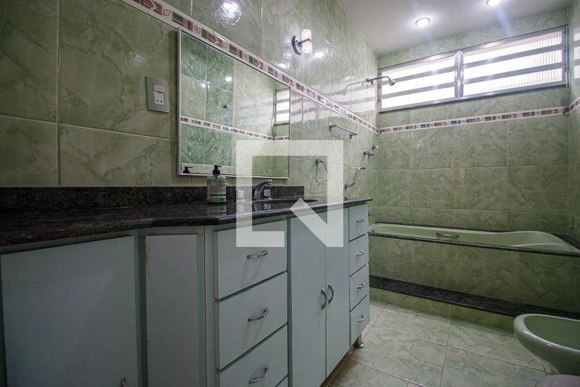 4-bedroom apartment 160 m² with 3 bathrooms — photo 42