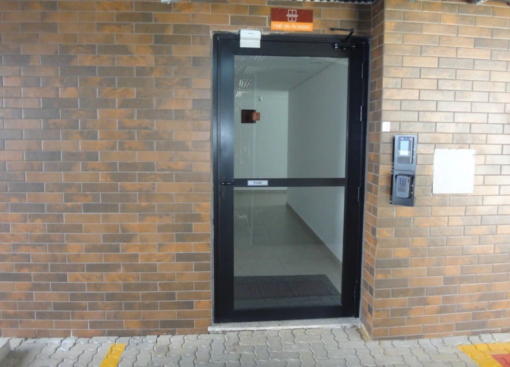 Apartment, 48 m², with a glass-enclosed balcony — photo 22