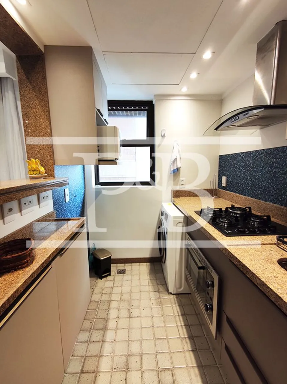 Furnished apartment with 2 bedrooms and an open-plan kitchen — photo 20