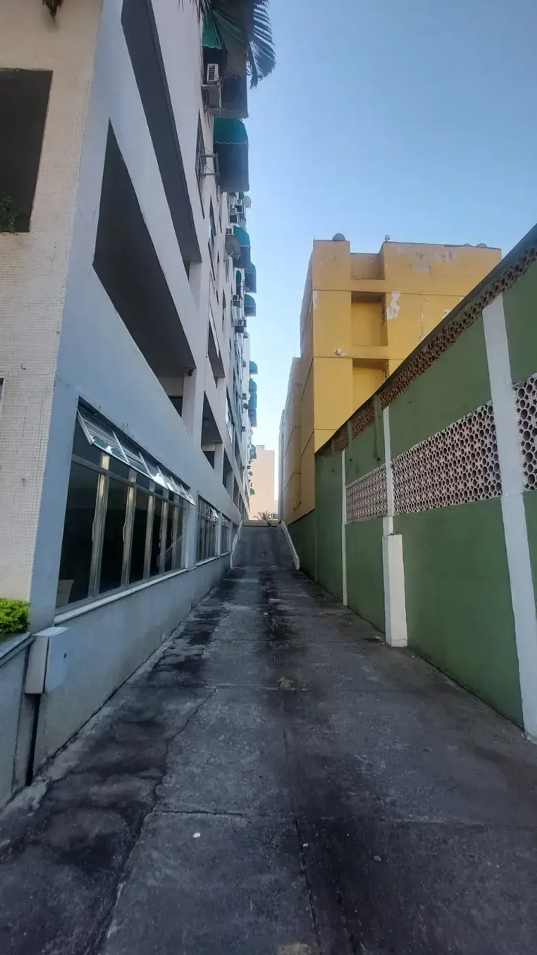 Unfurnished 2-bedroom apartment with 70 m² — photo 31