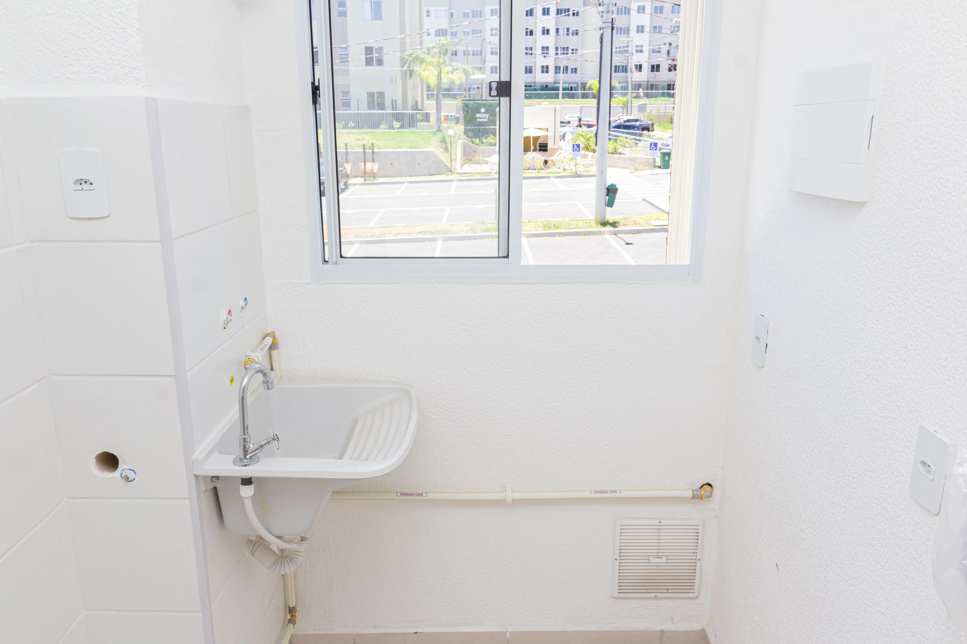 2-bedroom apartment in a building with a pool — photo 46