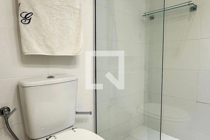 Apartamento mobiliado de 2 quartos em condomínio com piscina — photo 25