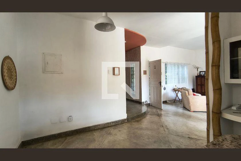 Furnished house, 270 m², with floor-to-ceiling windows — photo 17