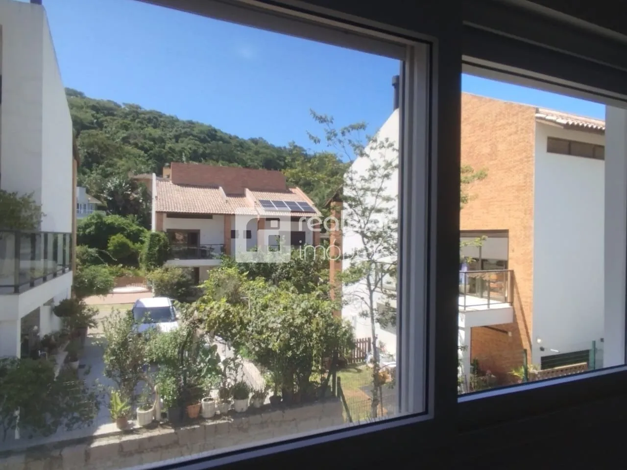 Furnished house with 4 bedrooms and 190 m² plus a garden — photo 7