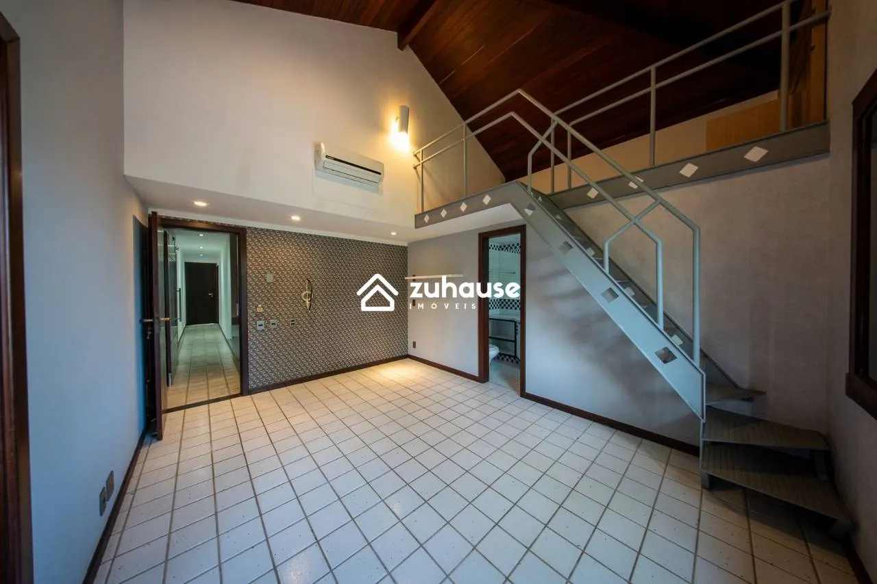 Casa de 5 quartos com janelas do piso ao teto — photo 31