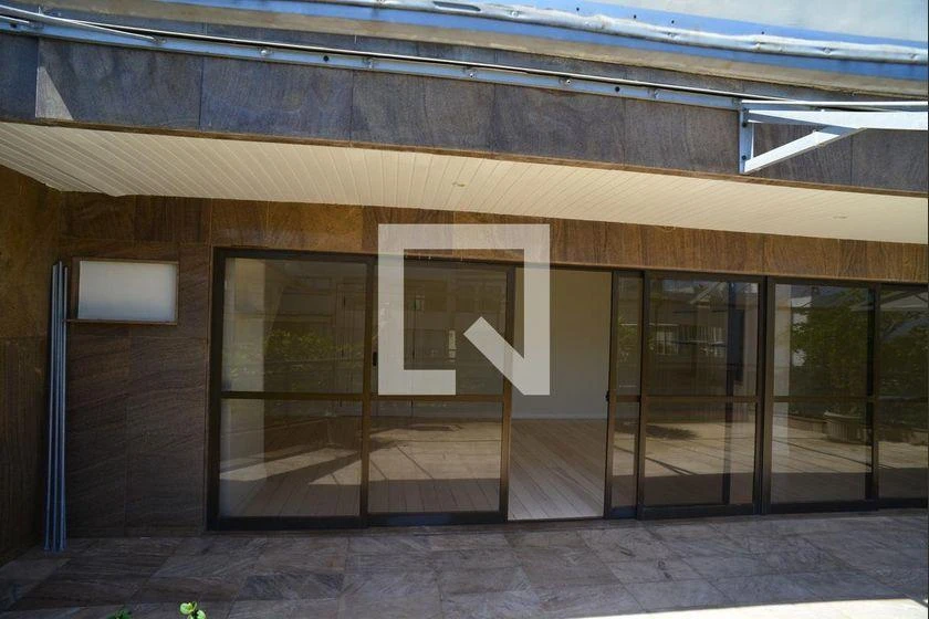 Apartamento para aluguel com 3 quartos e varanda de vidro — photo 31