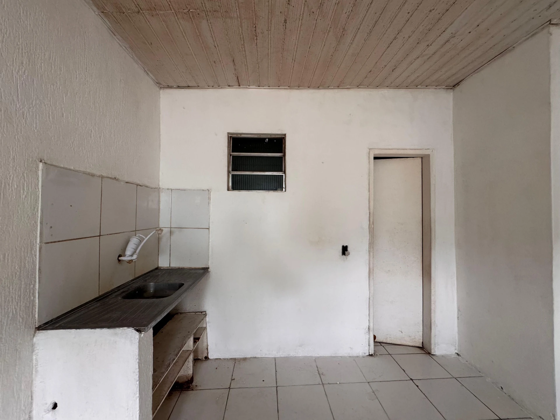 Будинок без меблів з 1 спальнею та балконом — photo 10