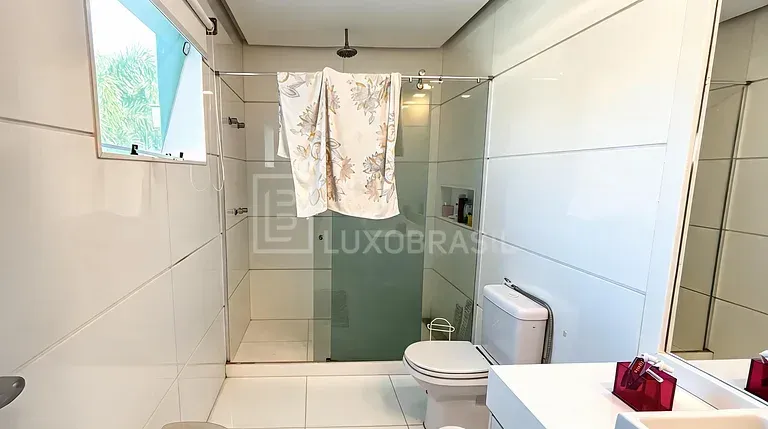 Furnished house with 6 en-suite bedrooms and 10 bathrooms — photo 15