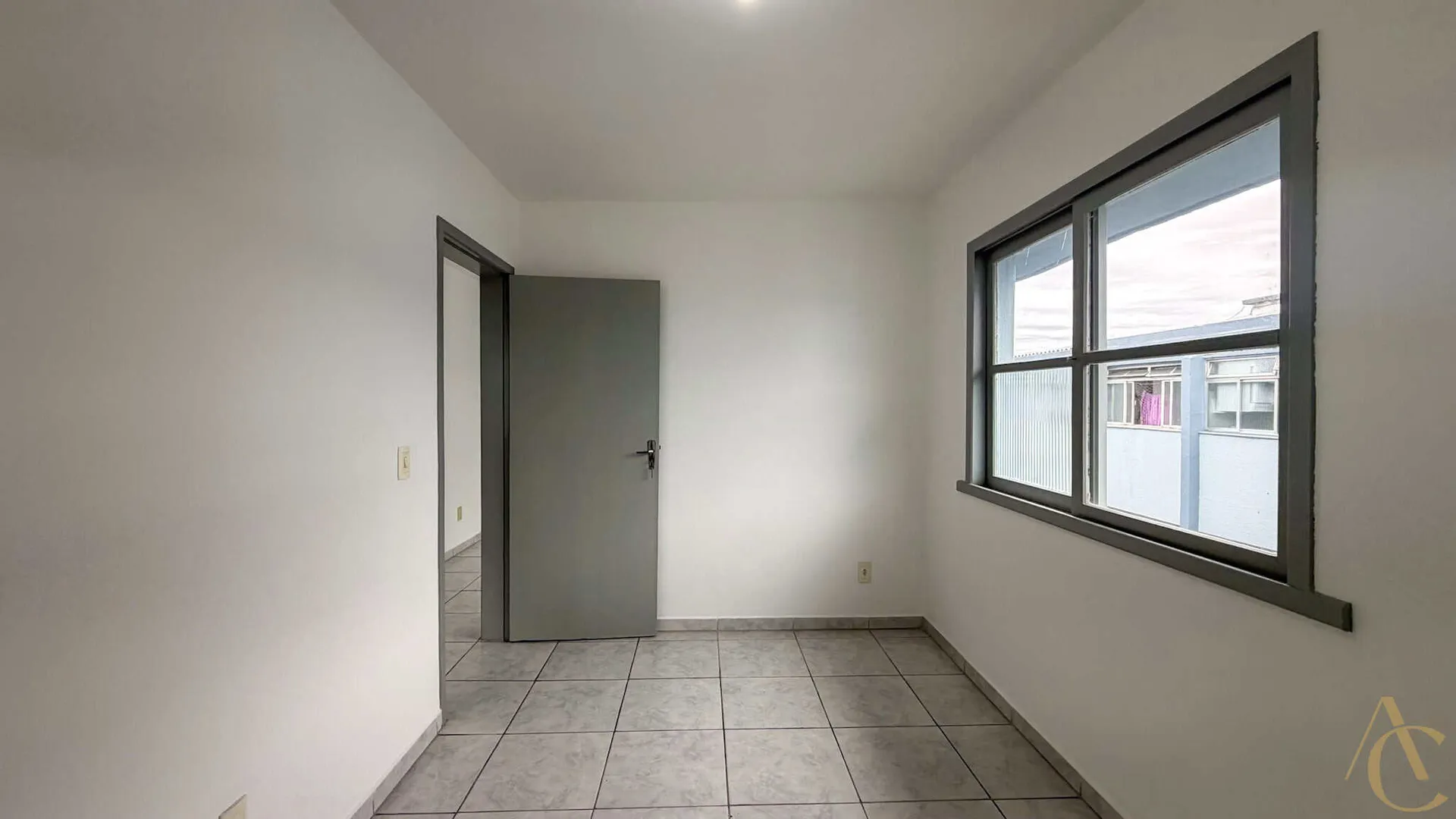 Apartment with 2 bedrooms and a separate kitchen — photo 10