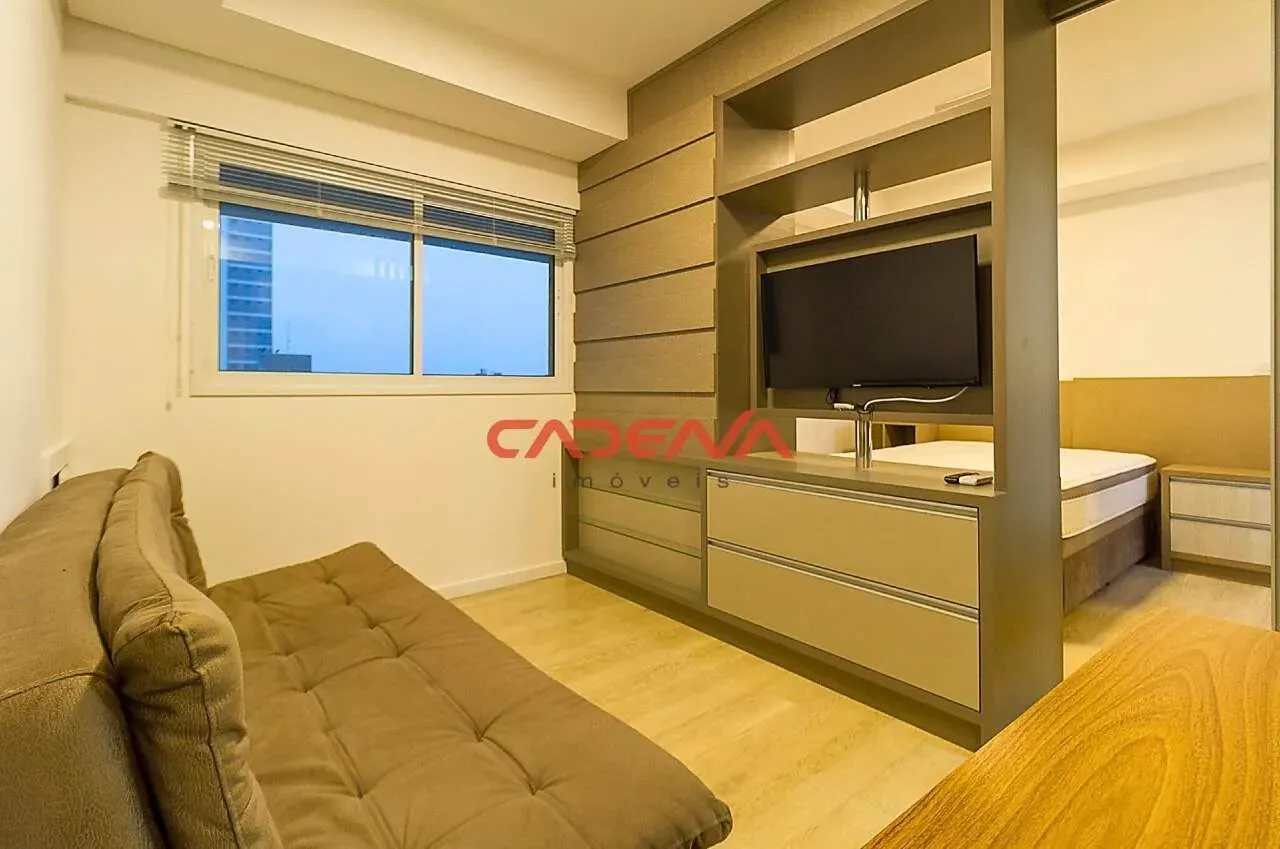 33 m² furnished studio with a real work desk — photo 7