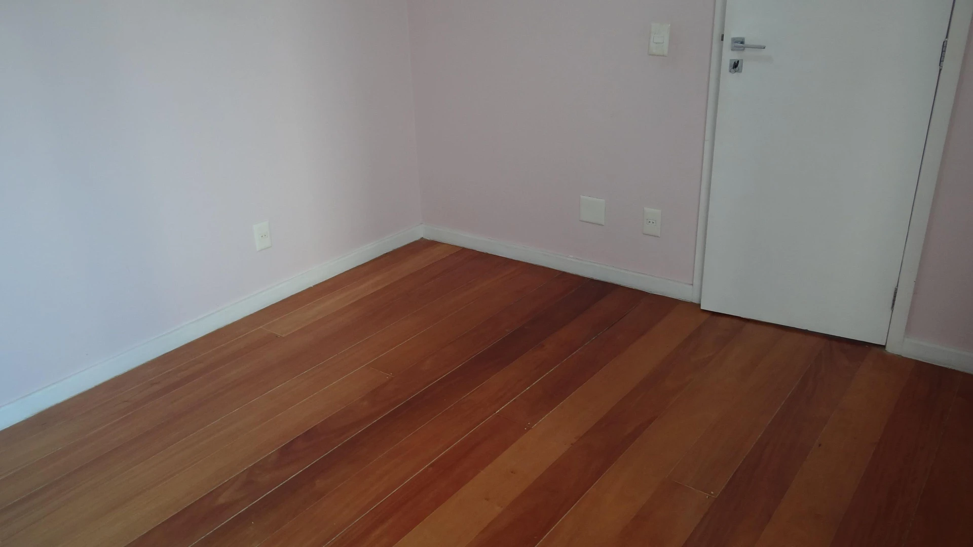 Apartamento sin amueblar con 3 dormitorios y balcón — photo 15