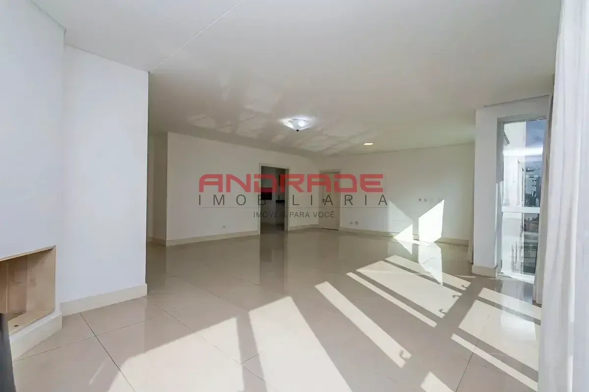 Apartment with 3 bedrooms and glass balcony — photo 9