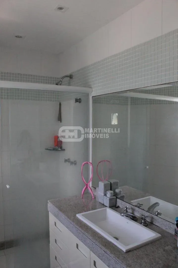 Furnished apartment with 4 bedrooms and a glass balcony — photo 25