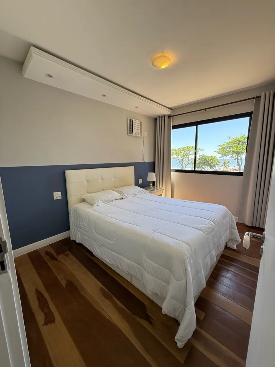 4-bedroom apartment with a water view — photo 3