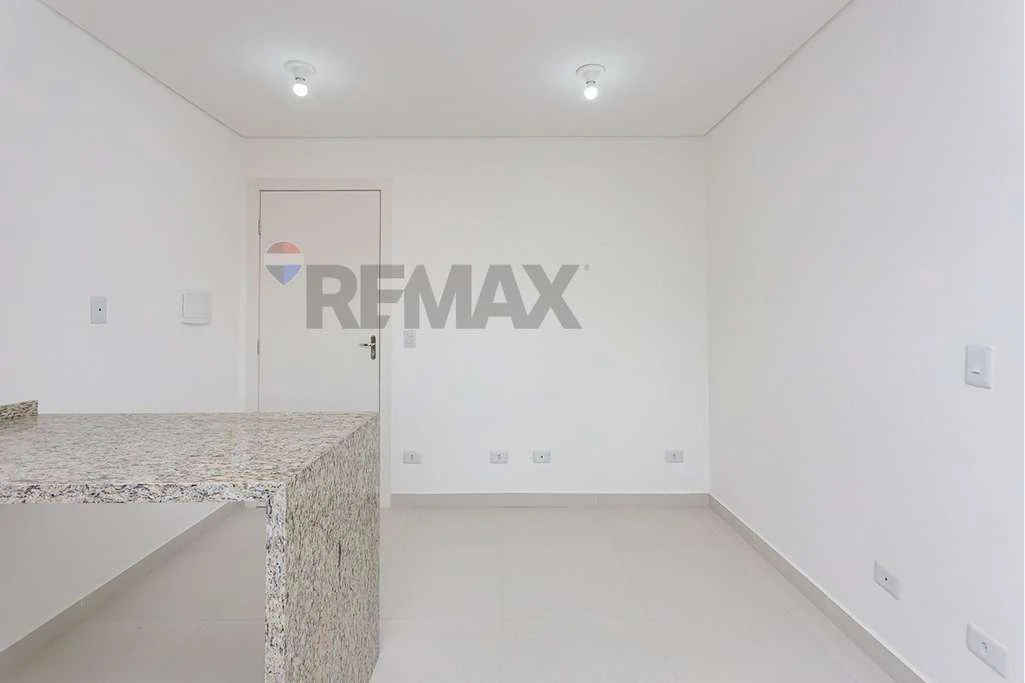 26 m² unfurnished studio on floor 3, open kitchen — photo 2