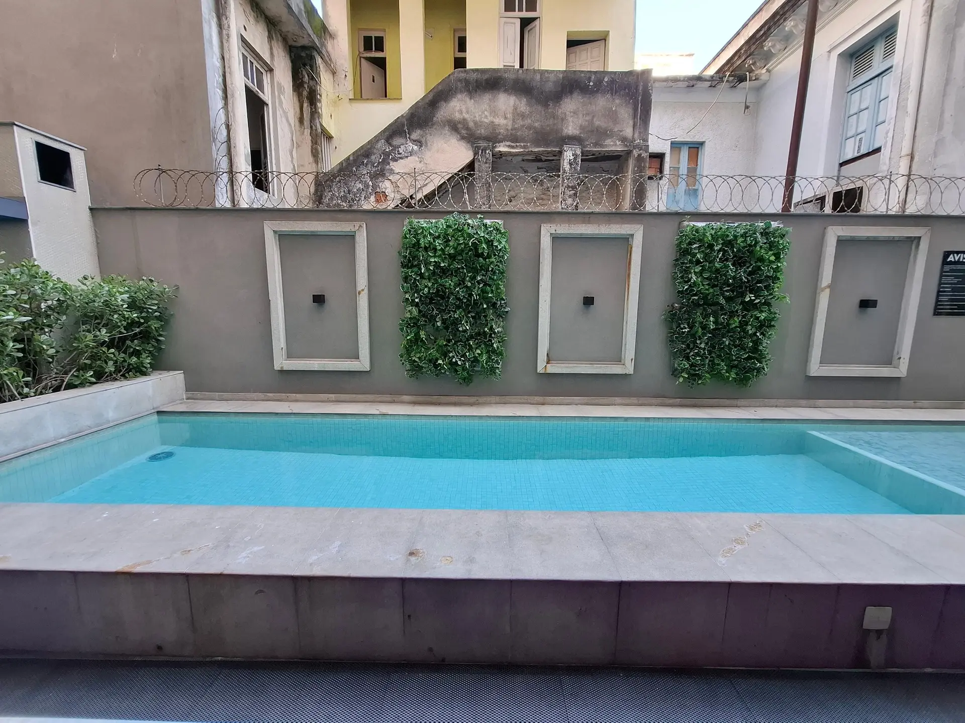 Furnished apartment with home office and balcony — photo 25