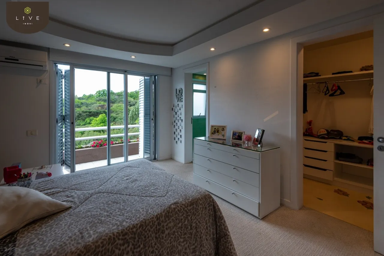 House with 4 bedrooms and mountain view — photo 20