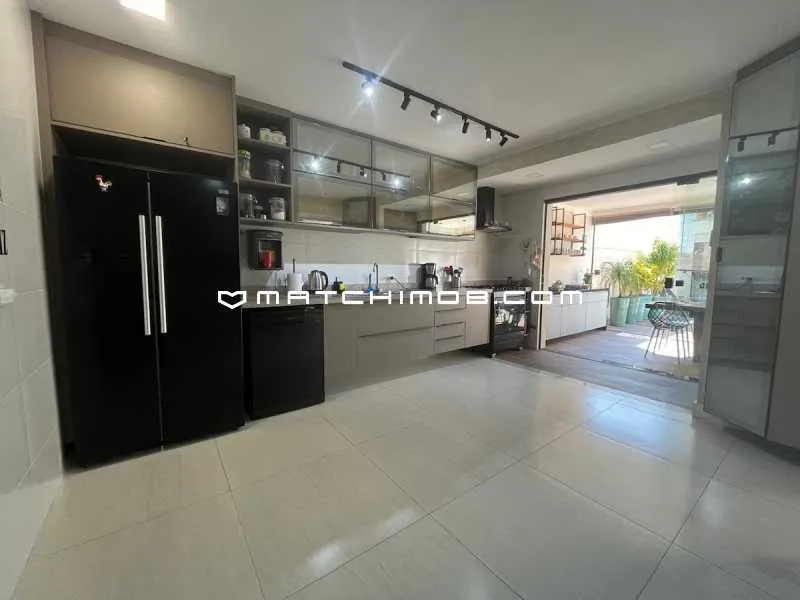 House with 4 bedrooms and open-plan gas kitchen — photo 9